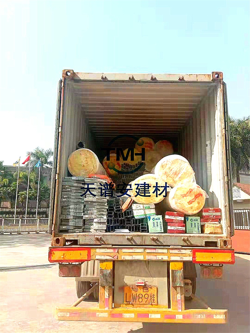 鋼結(jié)構(gòu)房屋生產(chǎn)廠