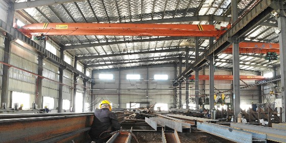 鋼結(jié)構(gòu)廠房如何實(shí)現(xiàn)保溫降溫